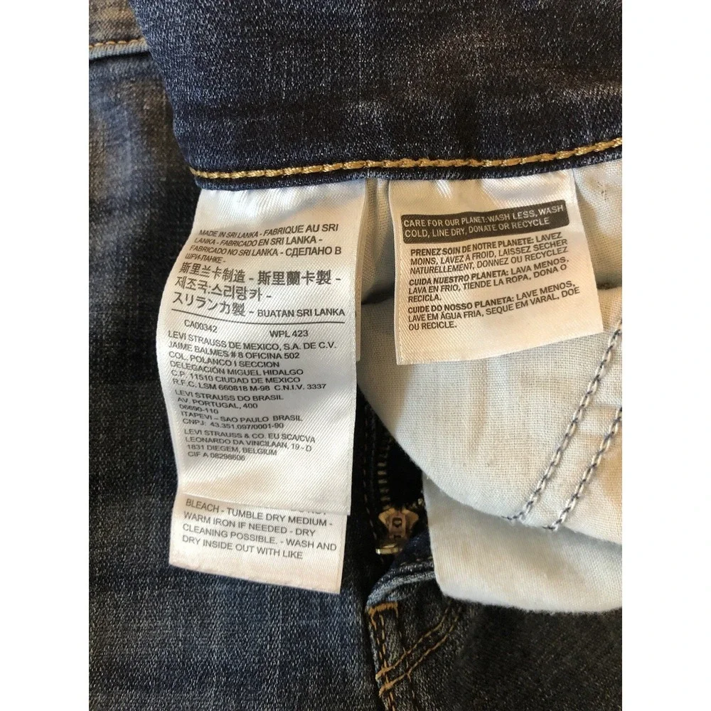 Levis Jeans Womens 18W Blue Medium Wash Classic Boot Cut Western Casual
